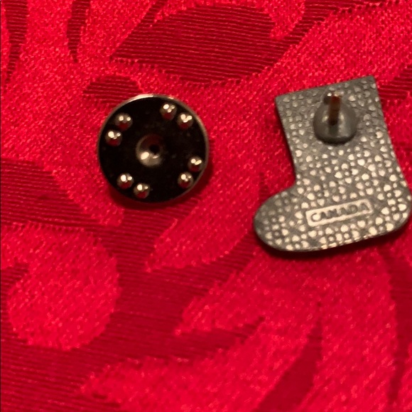 Holiday sock shape pin - Picture 4 of 8